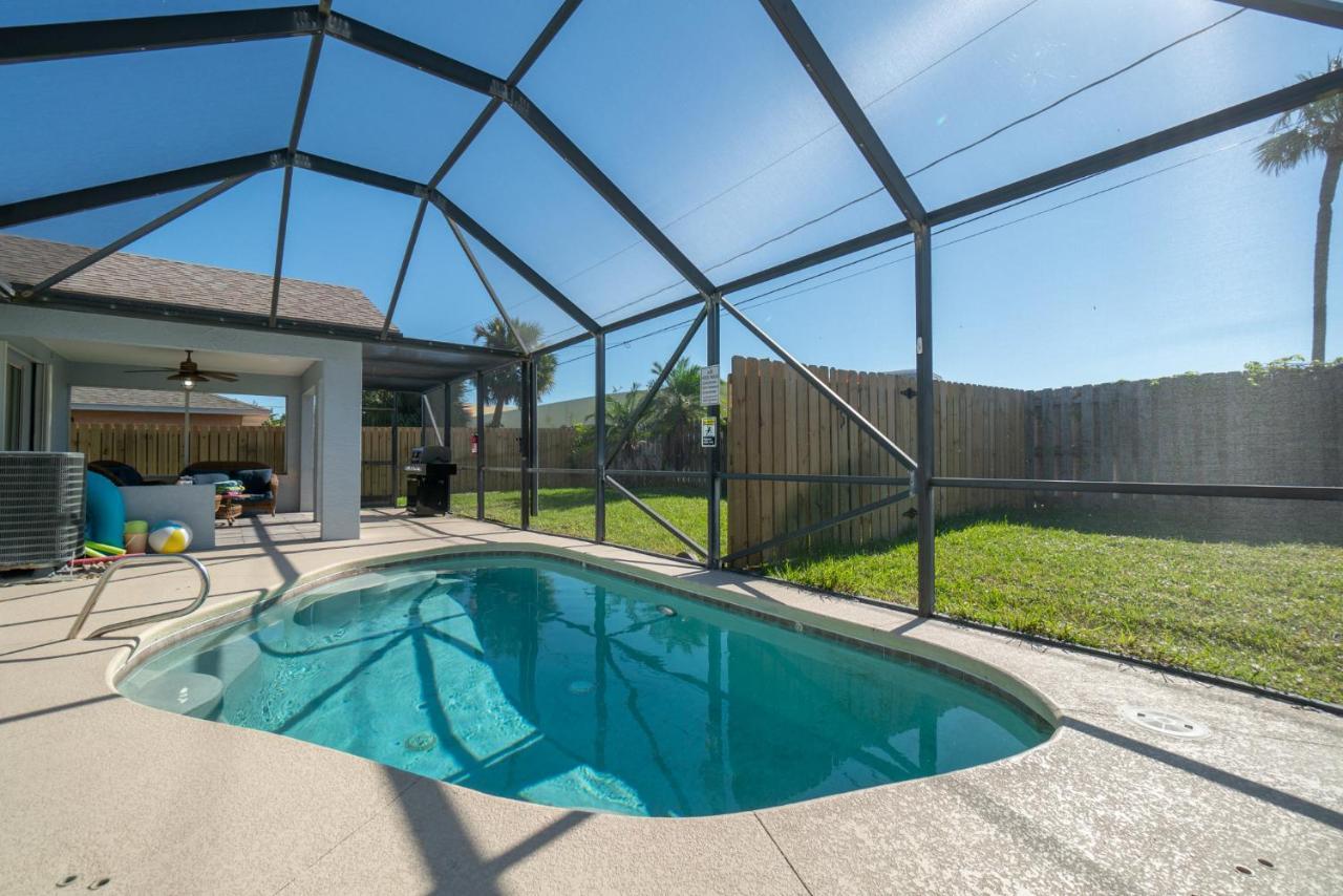 Serene Seaside Retreat - Dog Friendly - 2Br Townhouse With Shared Heated Pool Steps To Paradise Beach! Мельбурн Экстерьер фото
